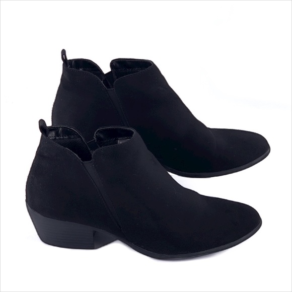 American Eagle By Payless Shoes - American Eagle Black Shannon Booties Size: 9